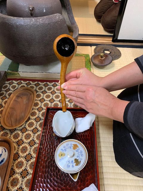 2月19日｜ひょうたんの柄杓で煎茶のお点前 by 丸黄うりほ | 花形文化通信