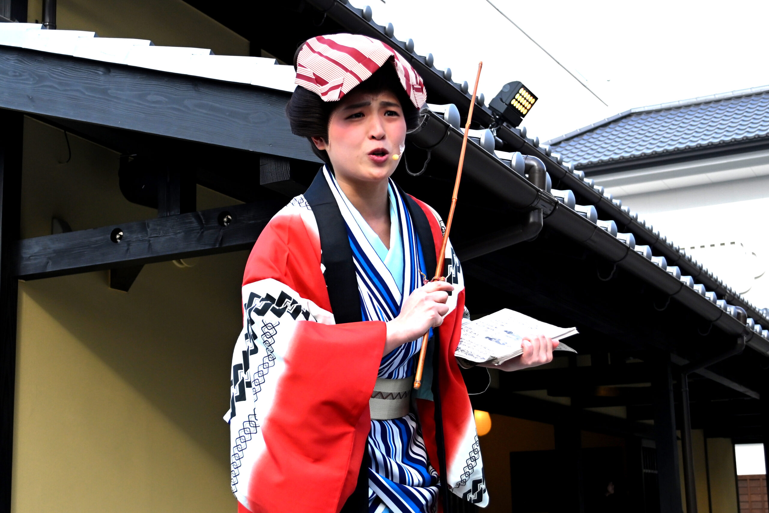 「360°リアルタイムドラマ『花嫁道中 桜の宴』」の幕開けとなる“シーン1”の「瓦版売り」